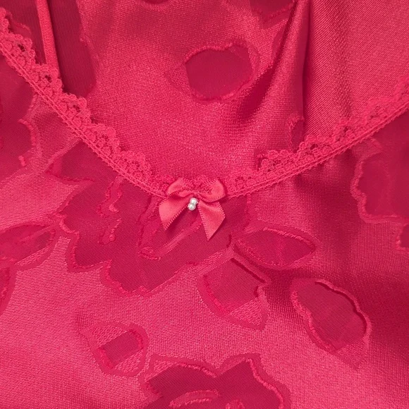 Red Nightie - Picture 6 of 6